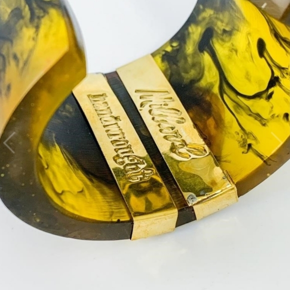 Cuff - Picture 2 of 4